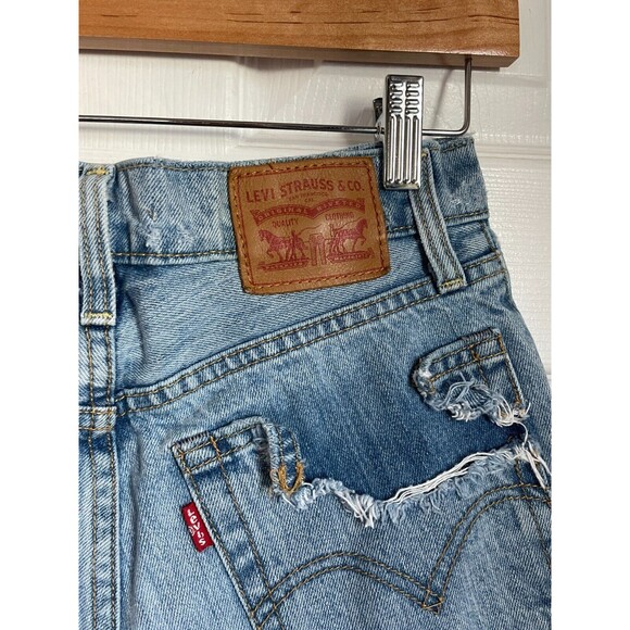 Levi's Premium Denim 100% Cotton Wedgie Shorts Snooze You Loose Distressed 26 - Picture 4 of 9